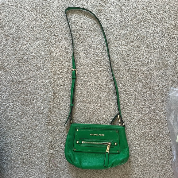 Michael Kors Gilmore Crossbody - Picture 5 of 6